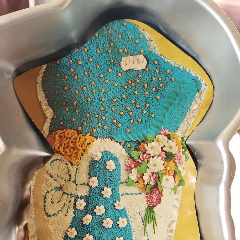 Vintage 1975 Wilton Party pan Holly Hobbie metal‎ cake mold